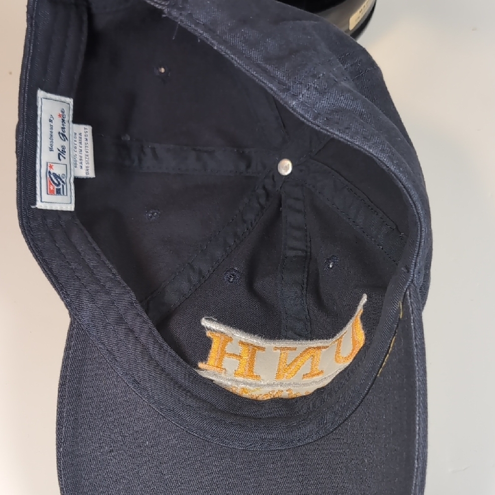 UNH University of New Haven Black Cap vintage 90's - Picture 7 of 8